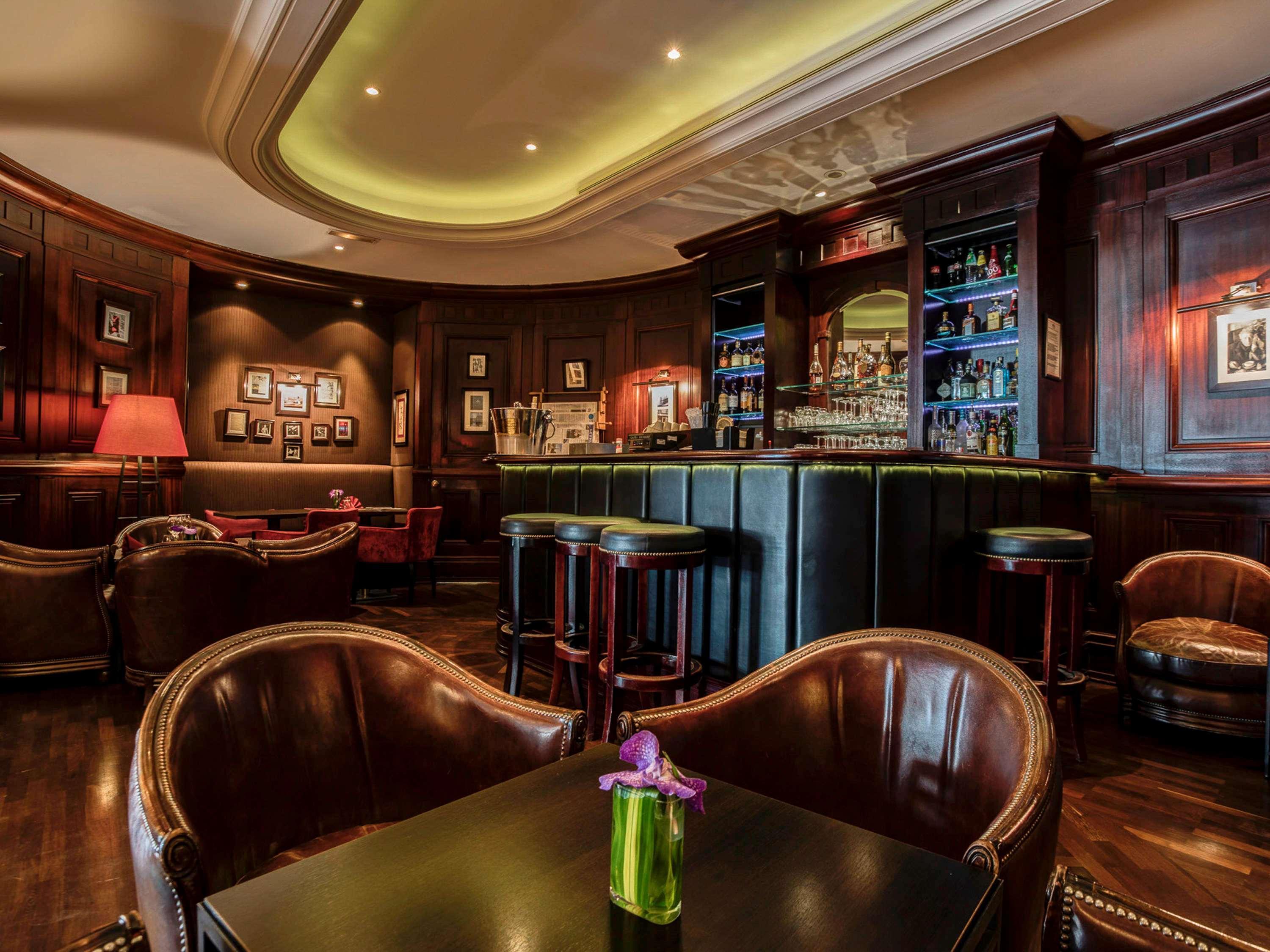 Hotel Pont Royal Paris Exteriör bild The Bar