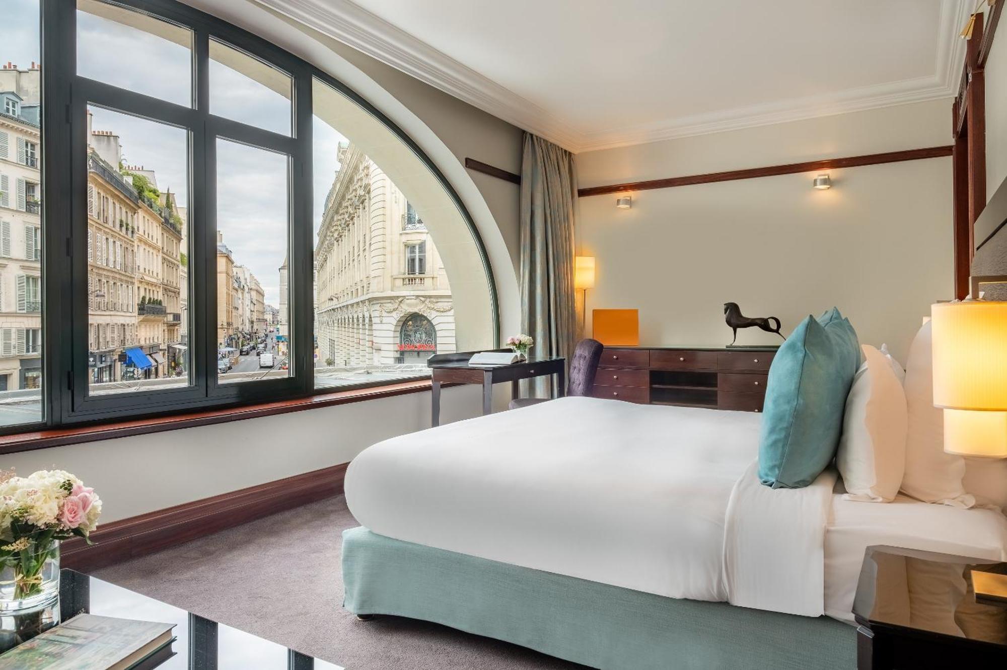 Hotel Pont Royal Paris Exteriör bild A room at the hotel